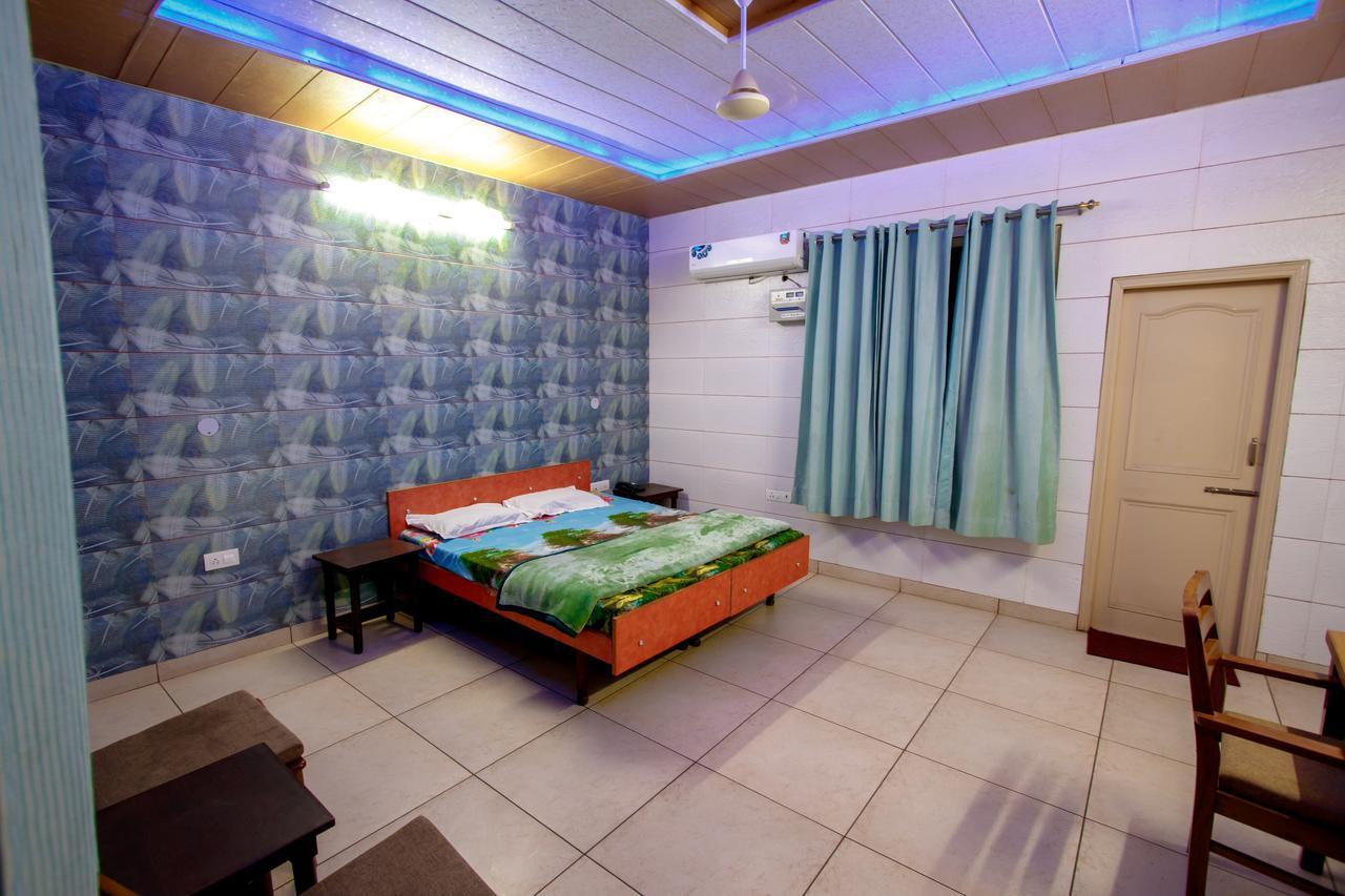 ג'לנדהר National Guest House מראה חיצוני תמונה