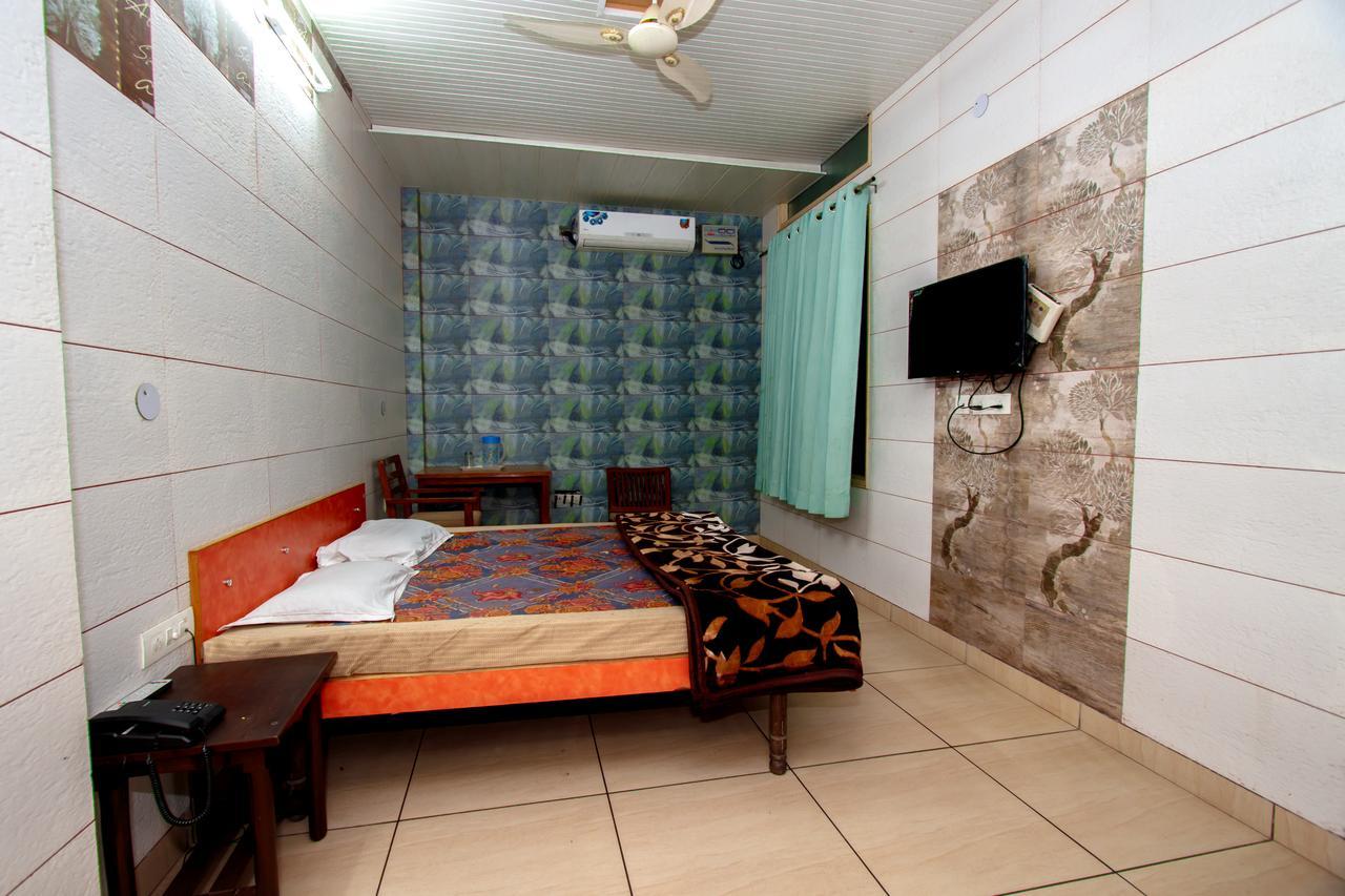 ג'לנדהר National Guest House מראה חיצוני תמונה