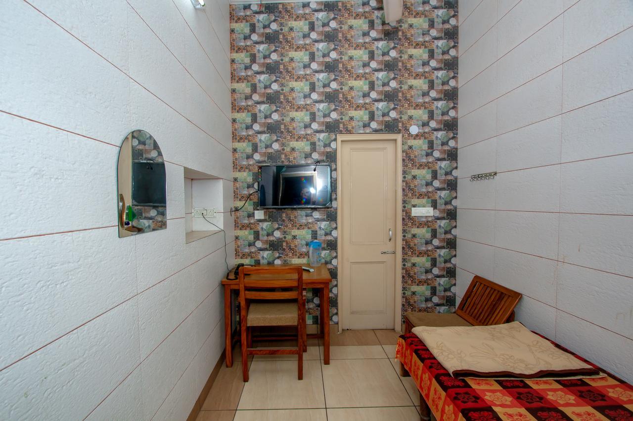 ג'לנדהר National Guest House מראה חיצוני תמונה