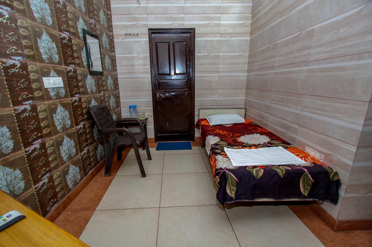 ג'לנדהר National Guest House מראה חיצוני תמונה