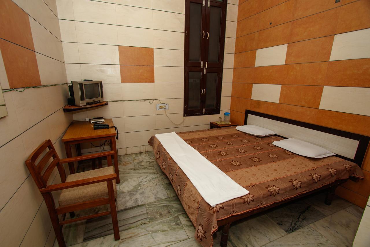 ג'לנדהר National Guest House מראה חיצוני תמונה